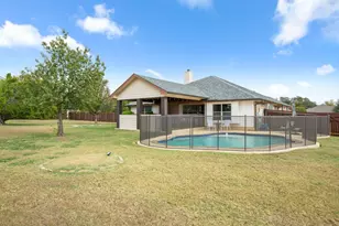 201 N Rawhide Trail, Liberty Hill, TX 78642 - Photo 35