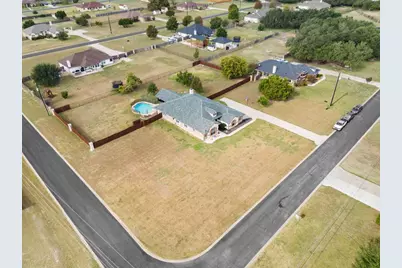 201 N Rawhide Trail, Liberty Hill, TX 78642 - Photo 39