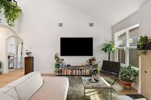 8202 Cache Dr, Austin, TX 78749 - Photo 5
