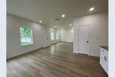 614 Pecan Valley Drive, San Antonio, TX 78220 - Photo 3