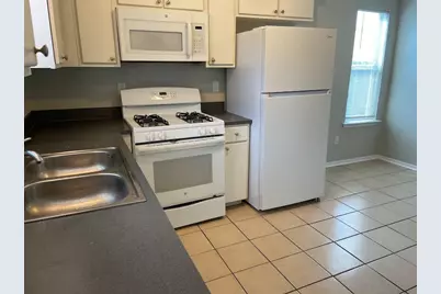8401 Colony Loop Drive #D, Austin, TX 78724 - Photo 5