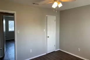 8401 Colony Loop Dr, Austin, TX 78724 - Photo 11