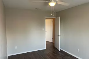 8401 Colony Loop Dr, Austin, TX 78724 - Photo 13