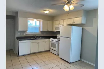 8401 Colony Loop Drive #D, Austin, TX 78724 - Photo 3