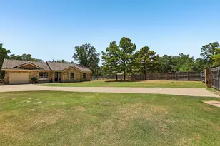 126 King St, Bastrop, TX 78602 - Photo 3
