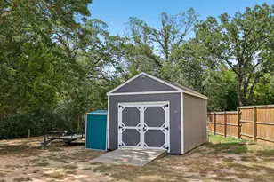 126 King St, Bastrop, TX 78602 - Photo 33