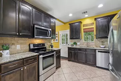 126 King Street, Bastrop, TX 78602 - Photo 11