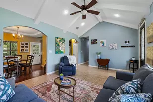 126 King St, Bastrop, TX 78602 - Photo 5