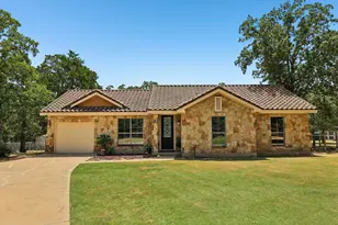 126 King St, Bastrop, TX 78602 - Photo 1