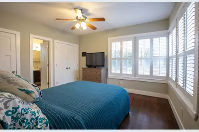 702 W North Loop Boulevard, Austin, TX 78751 - Photo 3