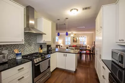 702 W North Loop Boulevard, Austin, TX 78751 - Photo 11