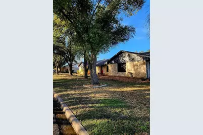 2000 Donna Drive, Taylor, TX 76574 - Photo 3