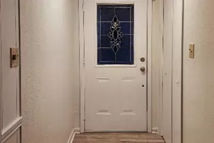 2000 Donna Dr, Taylor, TX 76574 - Photo 5