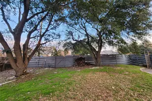 2000 Donna Dr, Taylor, TX 76574 - Photo 25