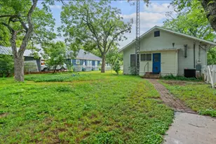 510 S Guadalupe St, Lockhart, TX 78644 - Photo 29