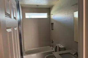 1208 E 13th St, Austin, TX 78702 - Photo 7