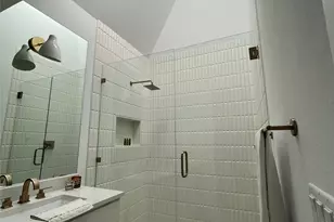 3406 E 17th St, Austin, TX 78721 - Photo 17