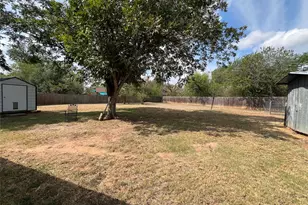 1206 Lake Terrace Dr, Elgin, TX 78621 - Photo 25