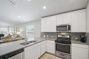 100 Vickers St, Georgetown, TX 78628 - Photo 9