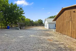 8819 Saddle Cir, Buda, TX 78610 - Photo 19