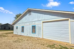 8819 Saddle Cir, Buda, TX 78610 - Photo 15