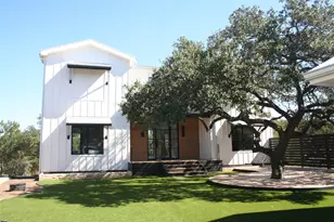 909 Cat Hollow Club Dr, Briarcliff, TX 78669 - Photo 5