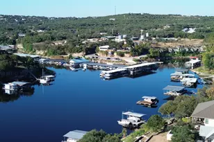 909 Cat Hollow Club Dr, Spicewood, TX 78669 - Photo 3