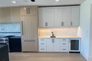 909 Cat Hollow Club Dr, Briarcliff, TX 78669 - Photo 11