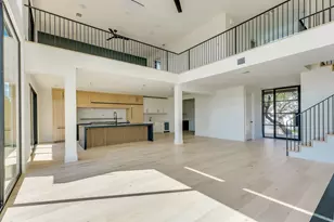 909 Cat Hollow Club Dr, Spicewood, TX 78669 - Photo 11