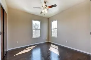 2406 E 11th St, Austin, TX 78702 - Photo 21