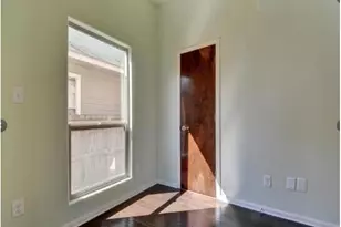 2406 E 11th St, Austin, TX 78702 - Photo 19