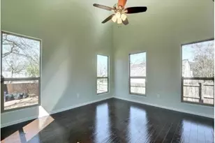 2406 E 11th St, Austin, TX 78702 - Photo 15