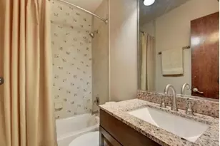 2406 E 11th St, Austin, TX 78702 - Photo 23