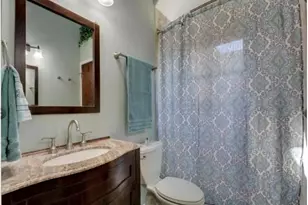 2406 E 11th St, Austin, TX 78702 - Photo 17