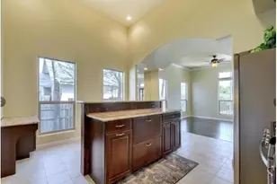 2406 E 11th St, Austin, TX 78702 - Photo 13