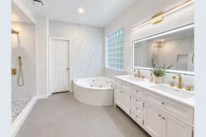 10036 Scull Creek Drive, Austin, TX 78730 - Photo 17