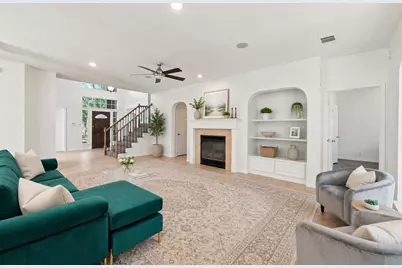 10036 Scull Creek Drive, Austin, TX 78730 - Photo 11