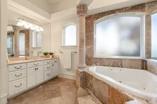 401 Brooks Hollow Rd, Lakeway, TX 78734 - Photo 25