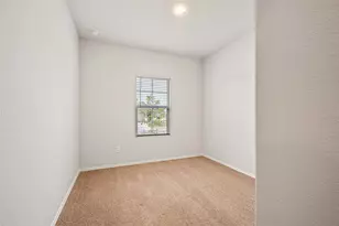 204 Lily Pond Trl, San Marcos, TX 78666 - Photo 5