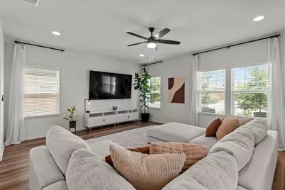 8915 Looksee Lane, Austin, TX 78744 - Photo 3