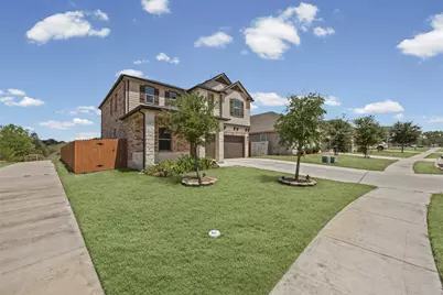 330 Linden Street, Bastrop, TX 78602 - Photo 3