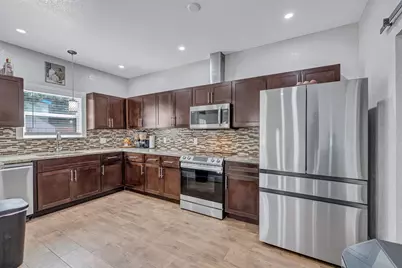 421 Las Lomas Drive, Elgin, TX 78621 - Photo 5