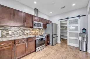 421 Las Lomas Dr, Elgin, TX 78621 - Photo 7