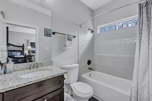 421 Las Lomas Dr, Elgin, TX 78621 - Photo 13