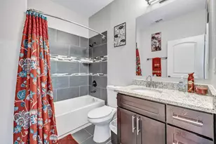 421 Las Lomas Dr, Elgin, TX 78621 - Photo 19