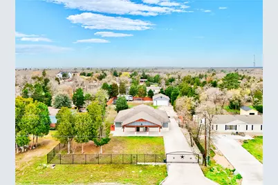 421 Las Lomas Drive, Elgin, TX 78621 - Photo 33