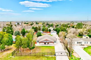 421 Las Lomas Dr, Elgin, TX 78621 - Photo 33