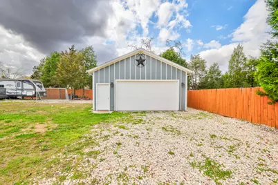 421 Las Lomas Drive, Elgin, TX 78621 - Photo 31
