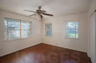 403 4th Ave, Smithville, TX 78957 - Photo 9