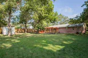 403 4th Ave, Smithville, TX 78957 - Photo 11